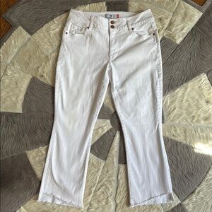 Cabi Hi-low white crop jeans style #5879